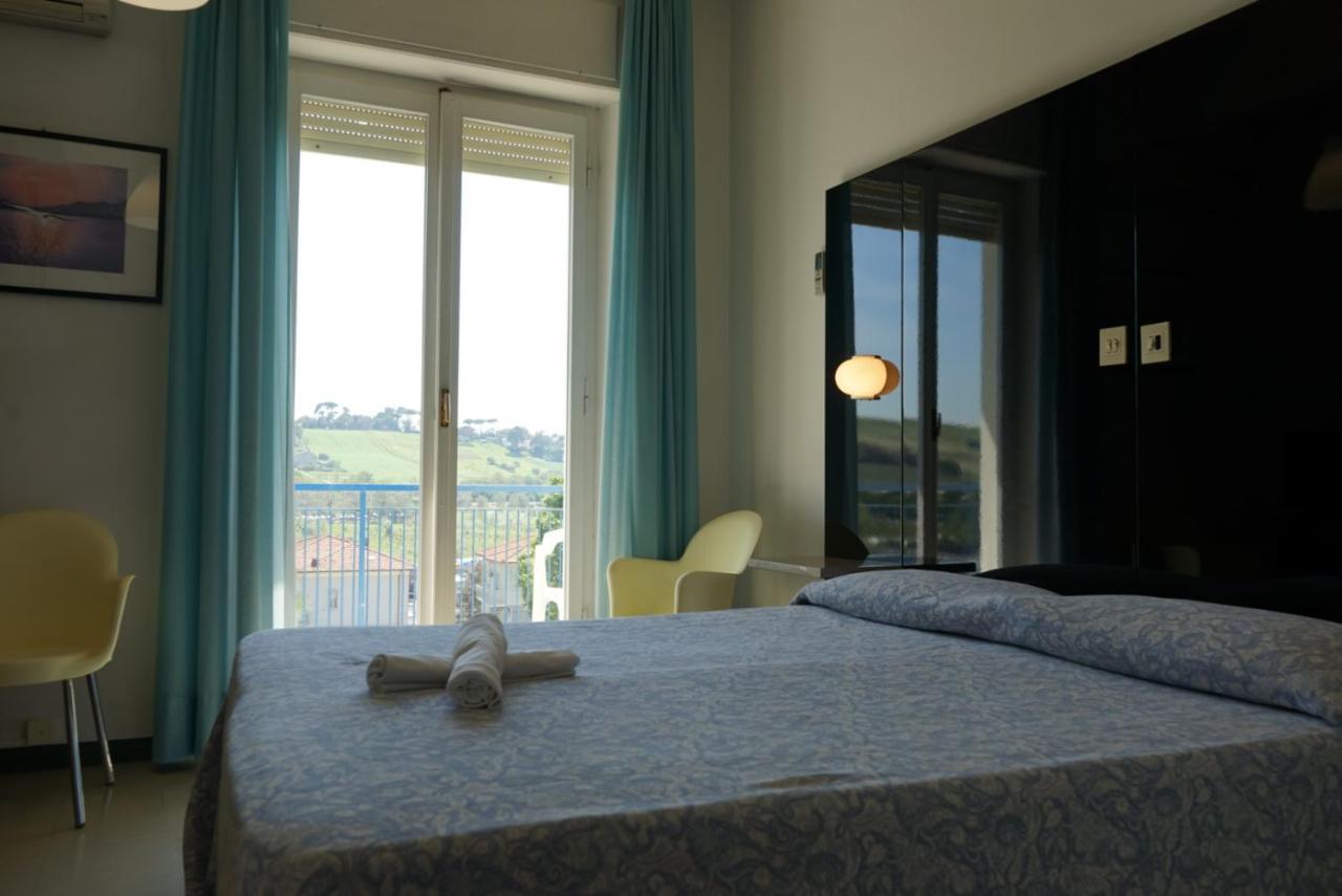 סניגליה Grand Hotel Excelsior מראה חיצוני תמונה