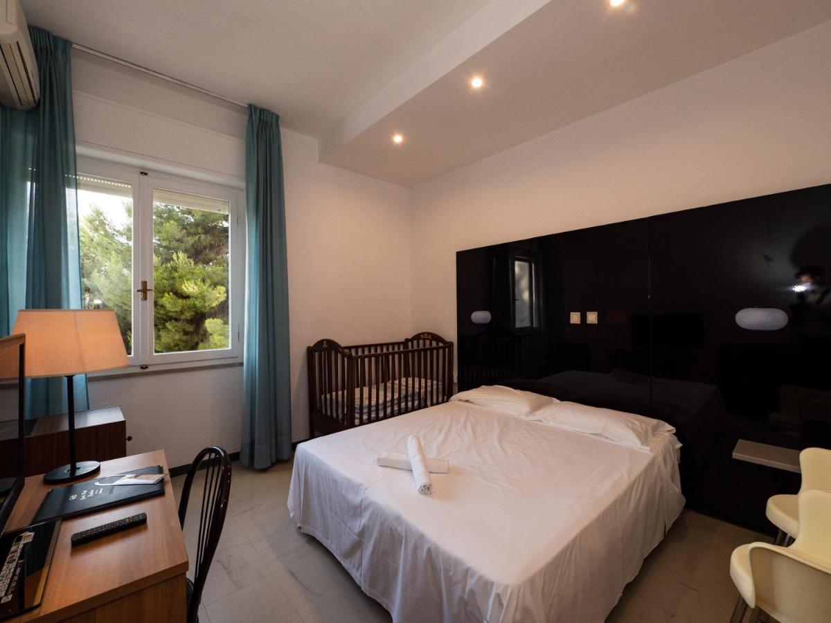 סניגליה Grand Hotel Excelsior מראה חיצוני תמונה