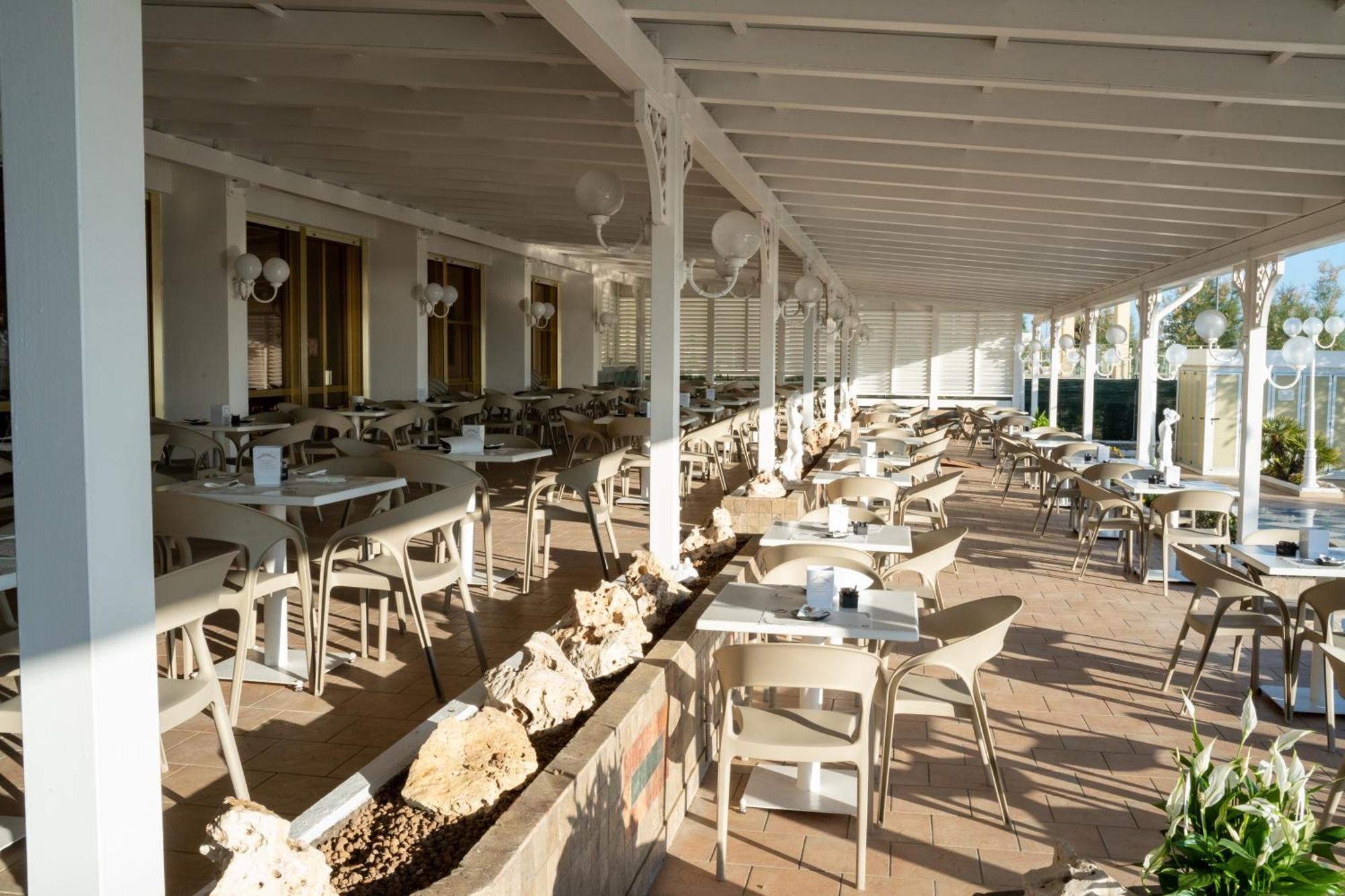 סניגליה Grand Hotel Excelsior מראה חיצוני תמונה