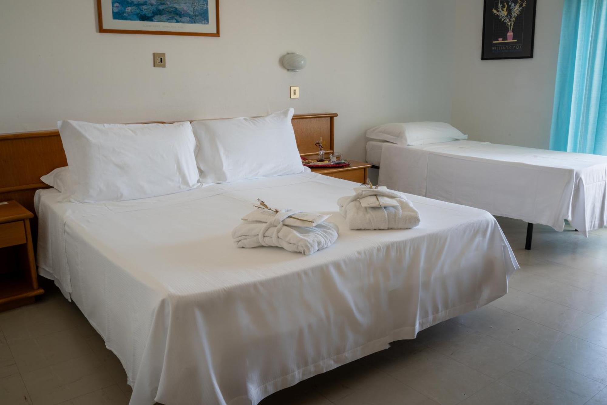 סניגליה Grand Hotel Excelsior מראה חיצוני תמונה