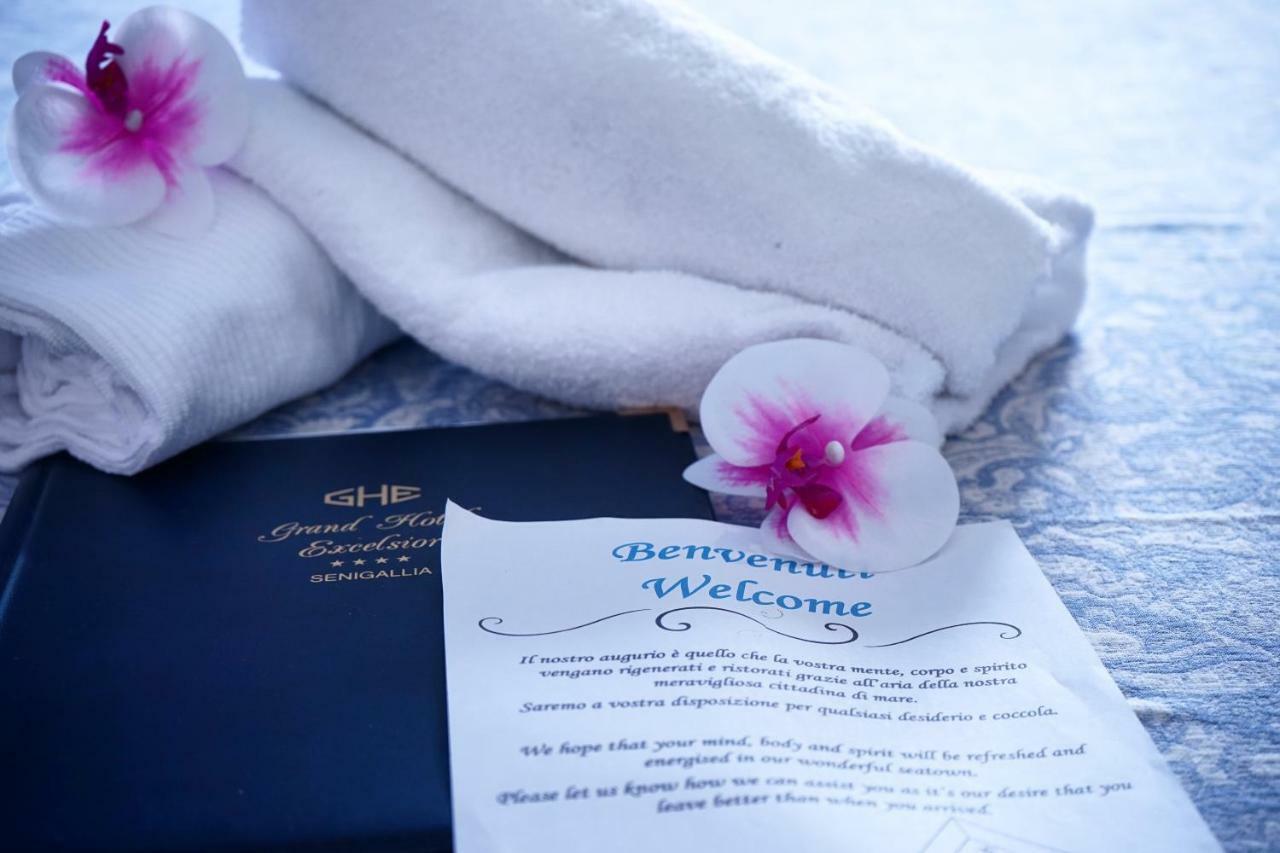 סניגליה Grand Hotel Excelsior מראה חיצוני תמונה
