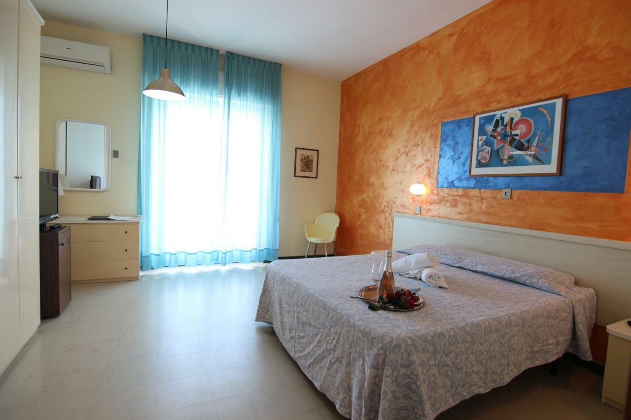 סניגליה Grand Hotel Excelsior מראה חיצוני תמונה