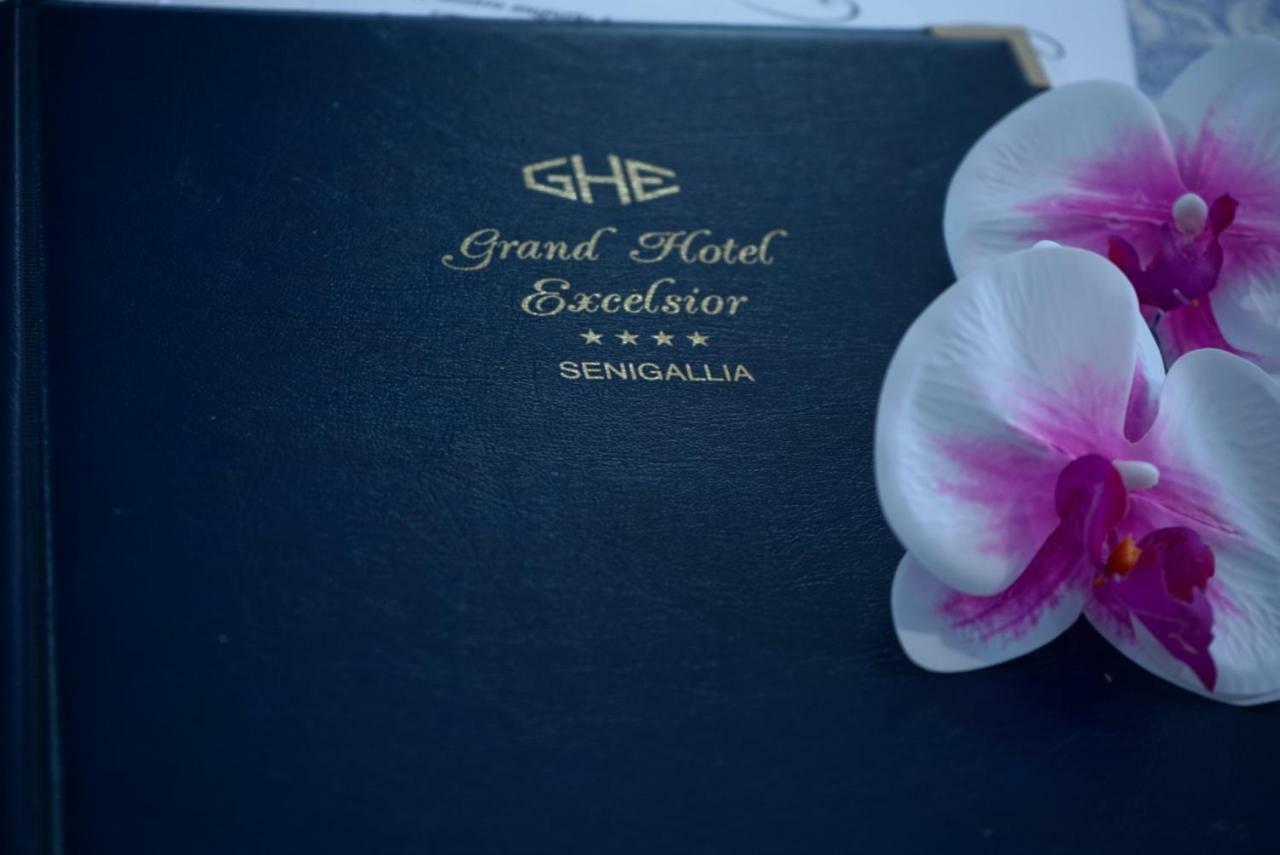 סניגליה Grand Hotel Excelsior מראה חיצוני תמונה
